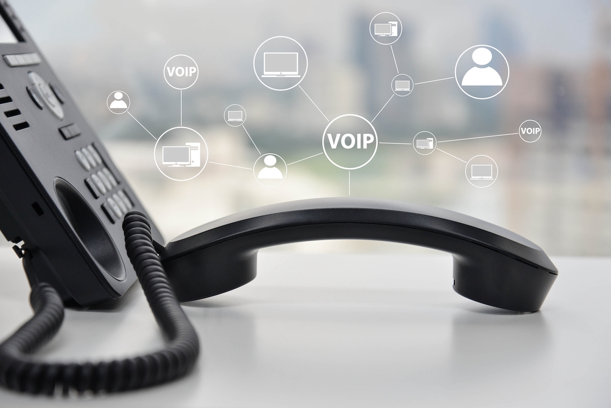 ooma-vs-ringcentral:-compare-voip-solutions