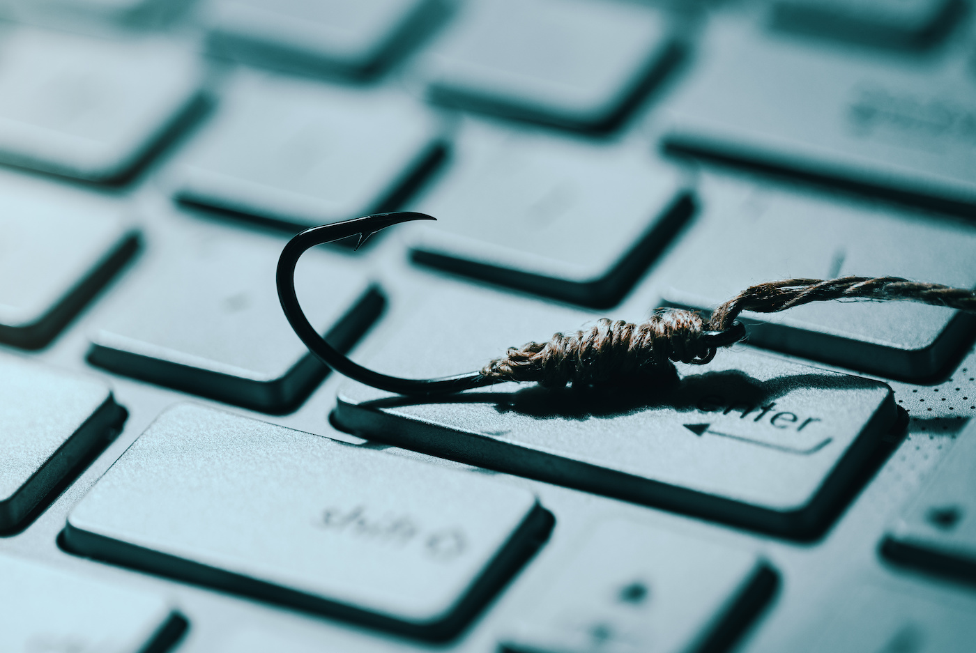spear-phishing-vs-phishing:-how-to-tell-the-difference-in-a-cloud-infrastructure